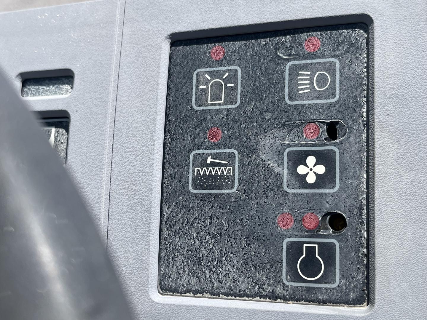 ./imagenes/INVOICE/2019/15384/BARREDORA TENNANT 355 (13).JPG